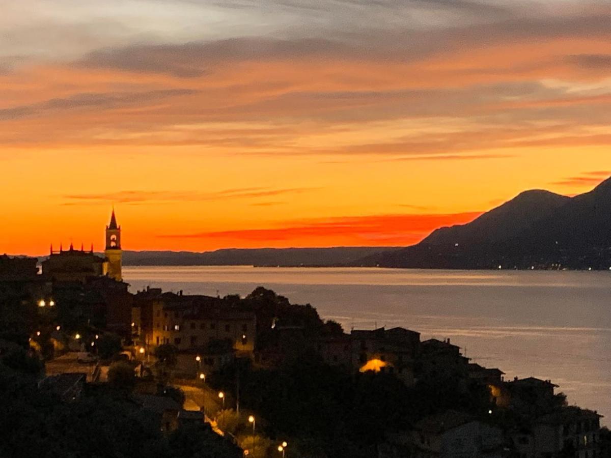 View Garda Lake Бренцоне-суль-Гарда Экстерьер фото